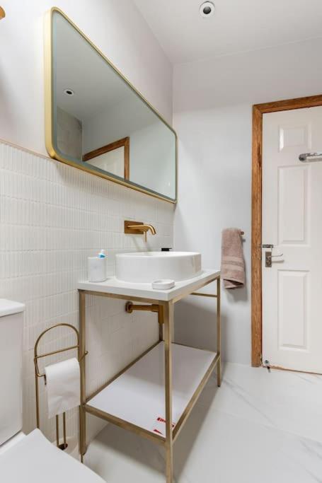 Harbourside Haven - Stylish Retreat In Hotwell - Free Parking Apartment Бристол Екстериор снимка